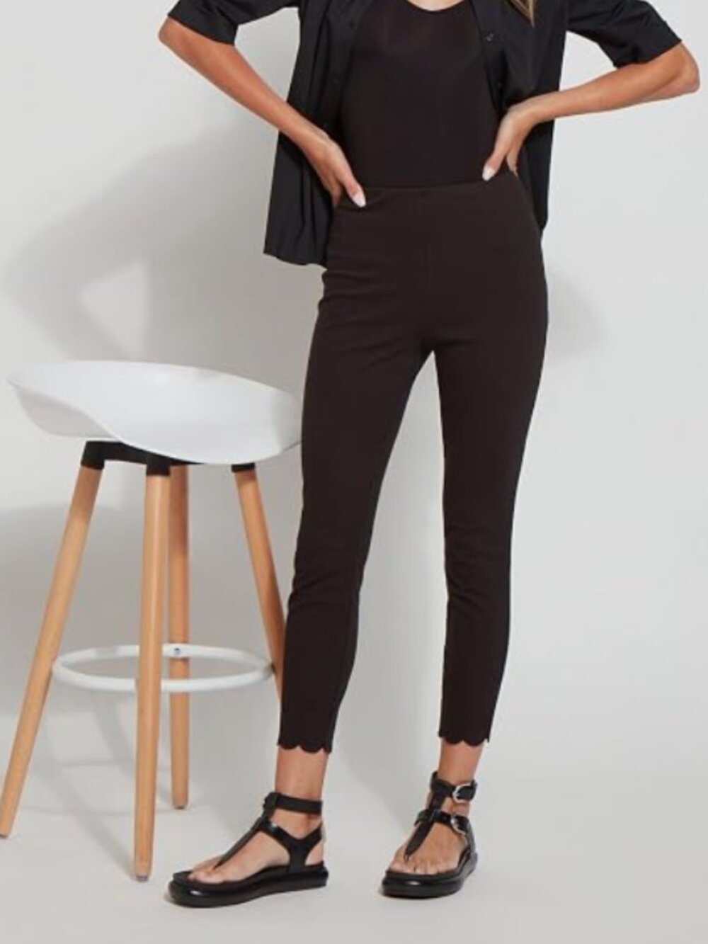 Lyssé New York Black Scallop Hem Denim Pull-On Jeans Women's XS